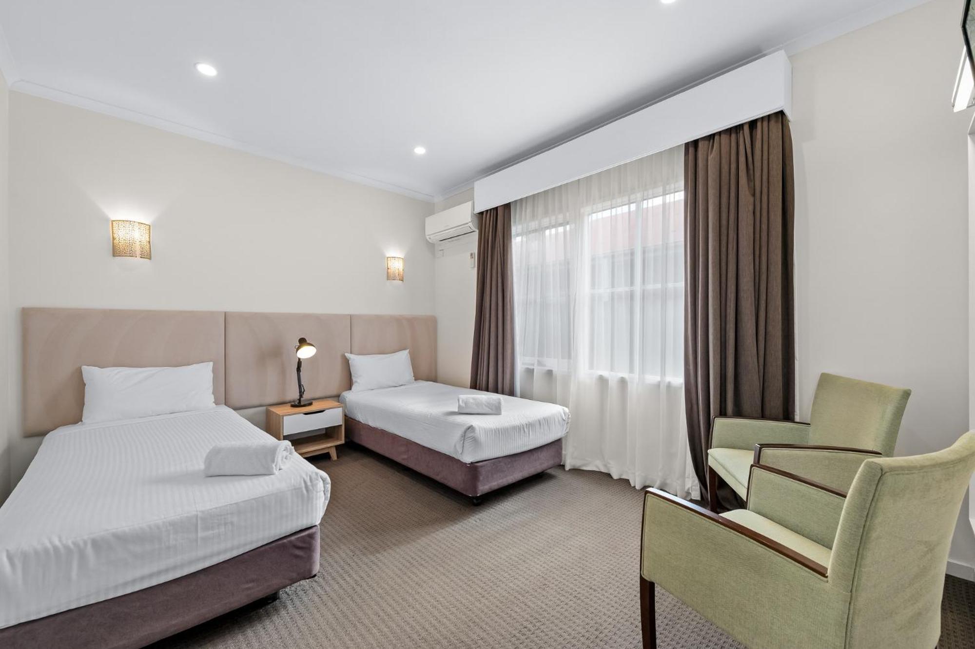 Rowville International Hotel Eksteriør billede