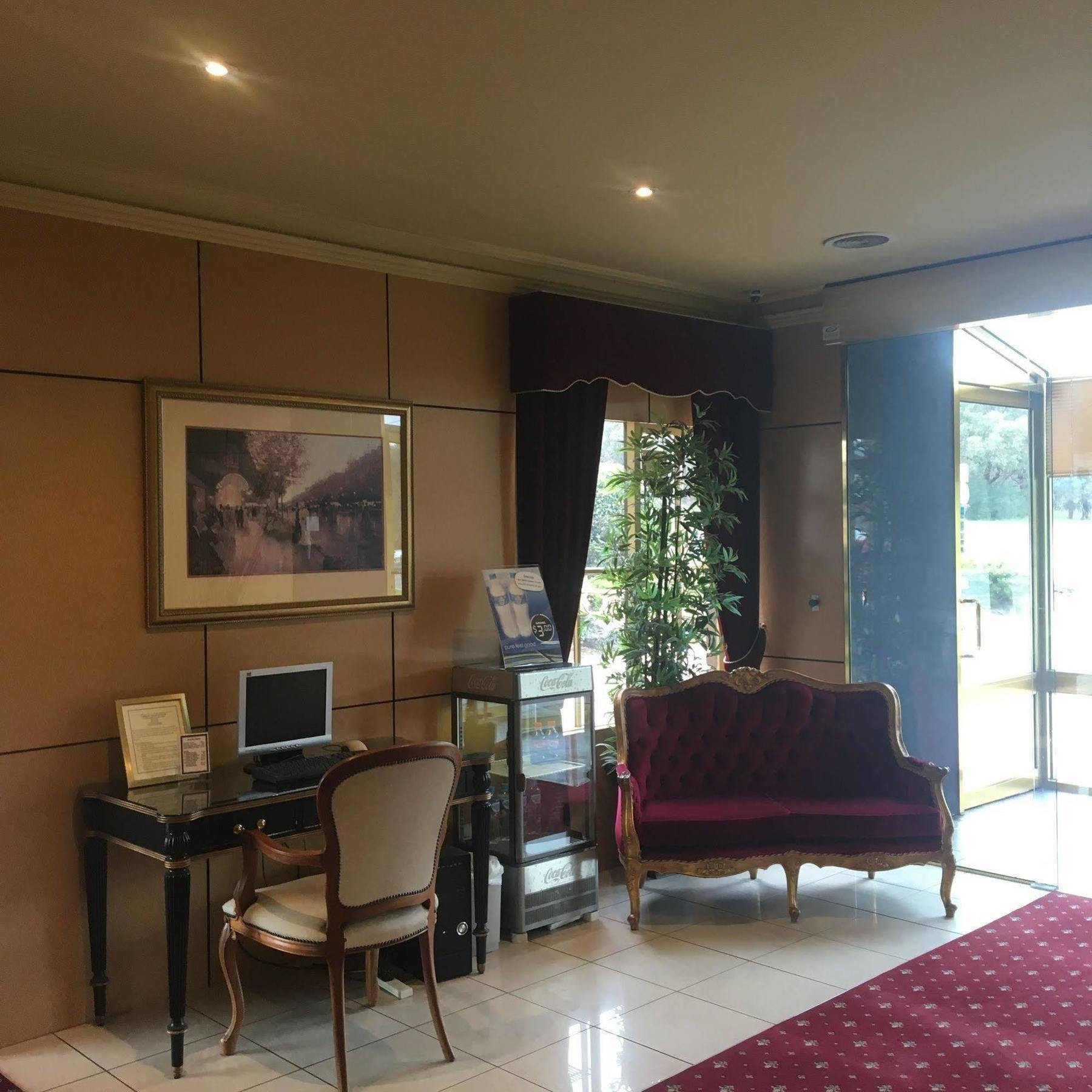 Rowville International Hotel Eksteriør billede